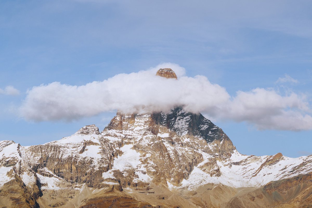 Sylvakin's tweet photo. The Matterhorn says hi https://t.co/ewg00UkR3L