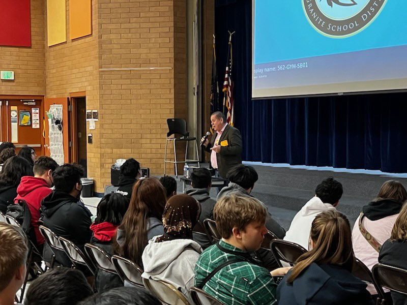 shoshonelder's tweet photo. Spent the morning with the 7th/8th graders at West Lake STEM Junior High. Great kids….they give me hope🙏❤️ https://t.co/asRrQoqjx8