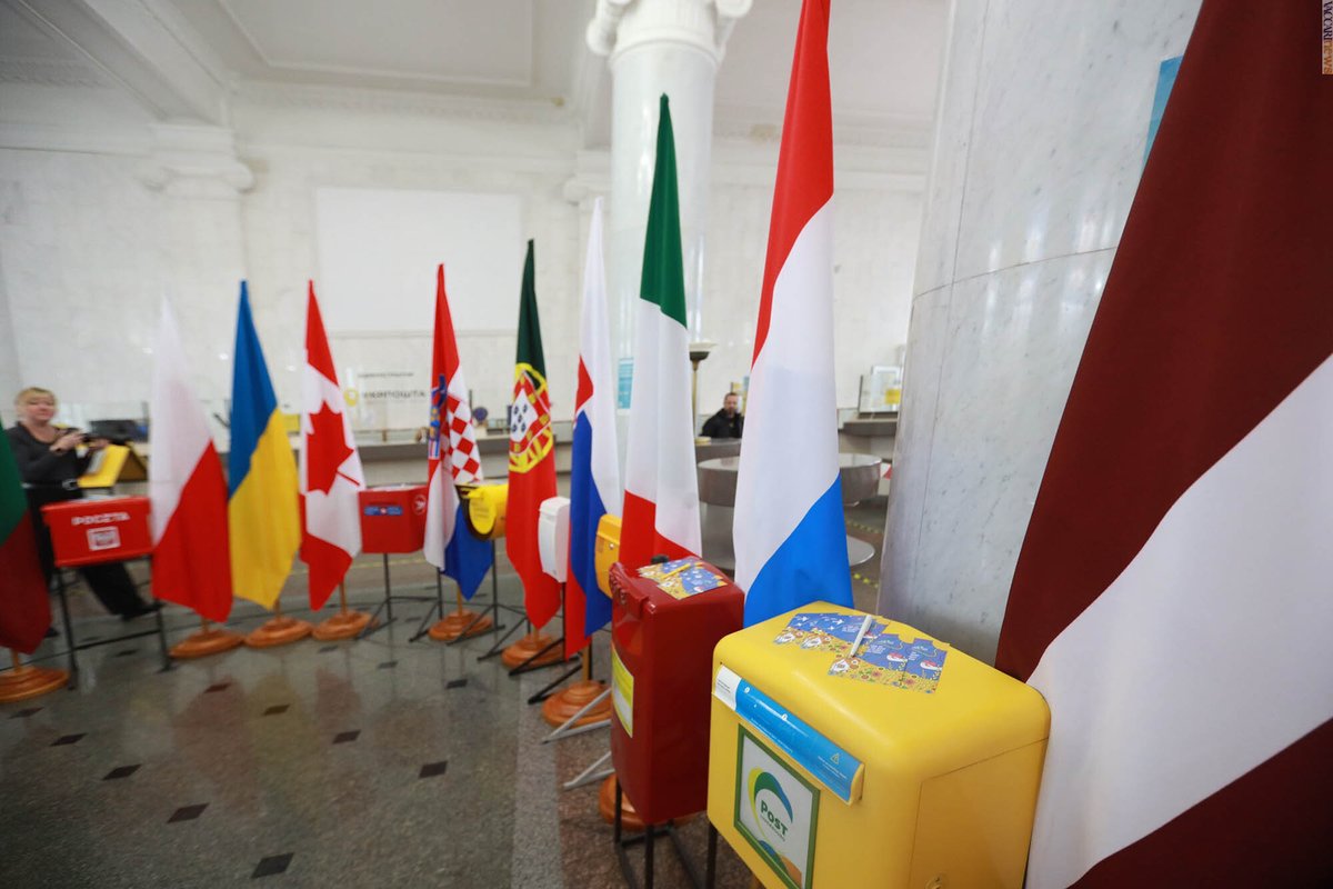 Vaccarinews's tweet photo. #Mostra filatelica a #Kiev rende omaggio ai #francobolli #solidali di quindici Paesi: https://t.co/yab5niK9fF https://t.co/6ylqgkh3OA