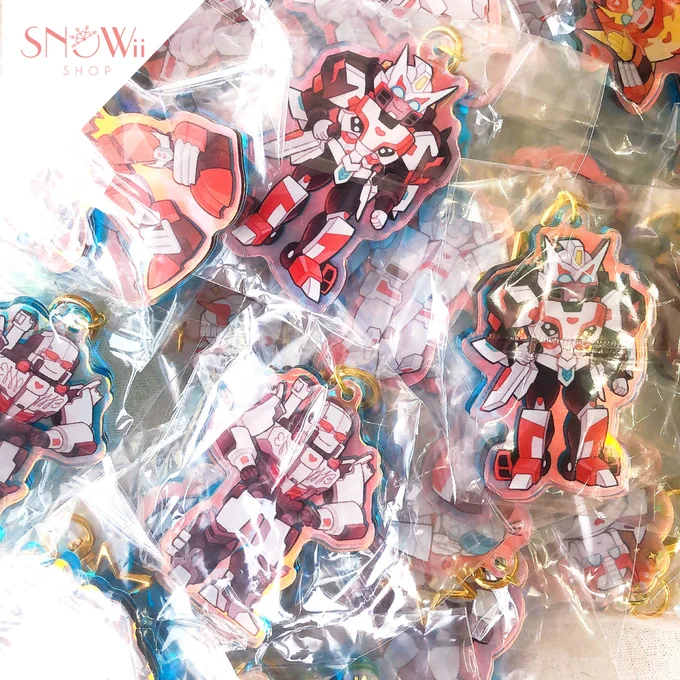 SNOWii Shop UpdateHi everyone!! I am packing the packages now, I'll start to ship the orders next week! Thanks for your patience and support!!My #Transformers  Ships Art Book now are open for preordering! 