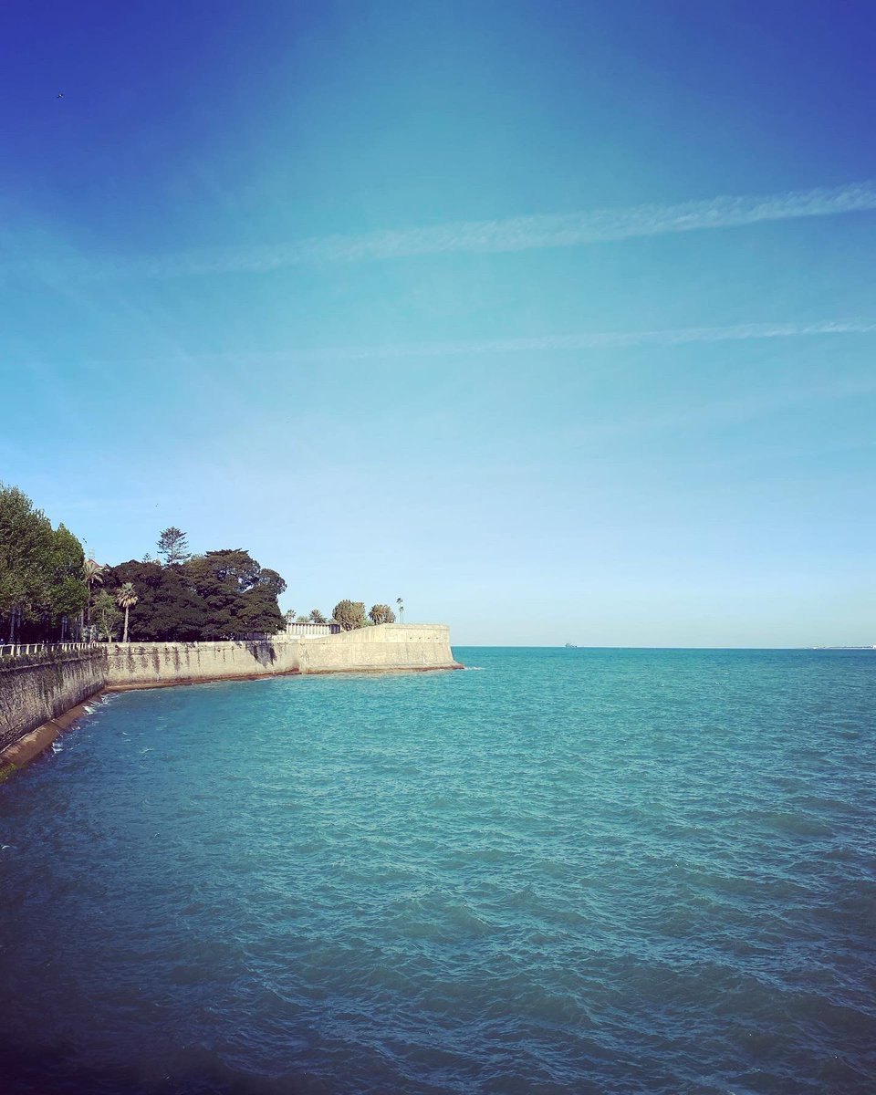 robinsoncruzsoe's tweet photo. Great stop on the way back in #Cadiz #Spain. Like the fact you can walk from the ship and you’re in town in 5 minutes, as the captain reverses the ship into town 🛳️🌺🏝️🏛️ @pandocruises #Arvia #Crusining https://t.co/7aFcgROECl