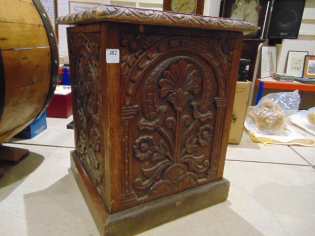 19th Century Oak Coal Box

#oak #oakcoalbox #coalbox #oakfurniture #homefurniture #Auction