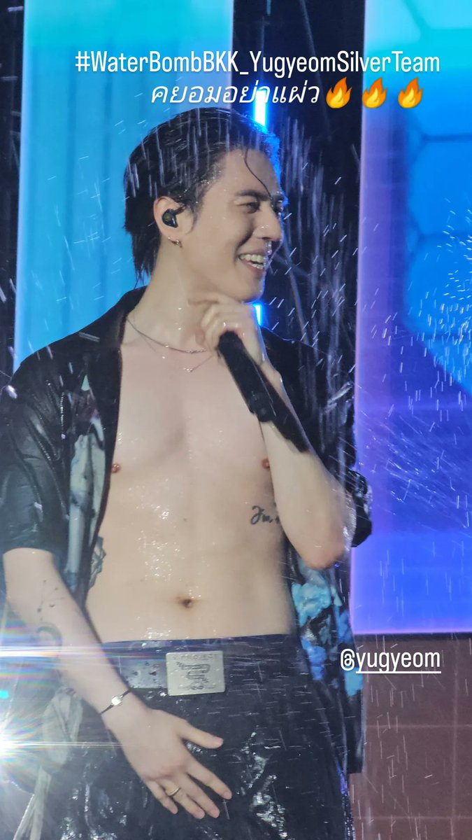 PetchYG1993's tweet photo. น้องชายก็ฮอตเอาเรื่องเหมือนกันนะเนี่ย 🔥🔥🔥🔥
#YUGYEOM #유겸 @yugyeom #WaterbombBangkok2023
#WaterBombBKK_YugyeomSilverTeam https://t.co/xU2kh6JCVt