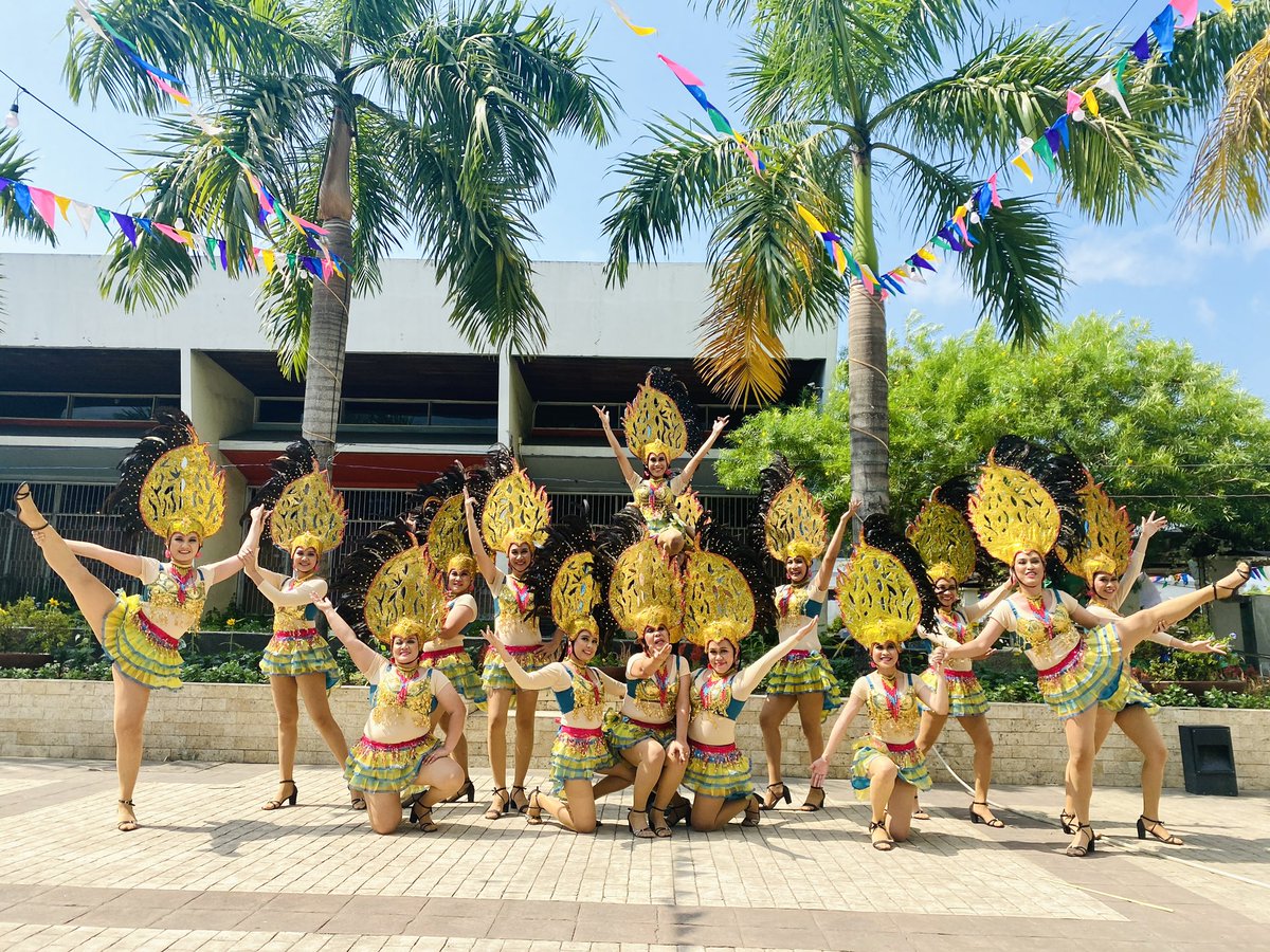 AxleAlfeche18's tweet photo. What a blast thanks God ✨🙏

Brazil🇧🇷✨(Aleosan District Hospital Dancer’s 2023)
Semana sang Iloilo 2023 💚 https://t.co/tDQix9nivf