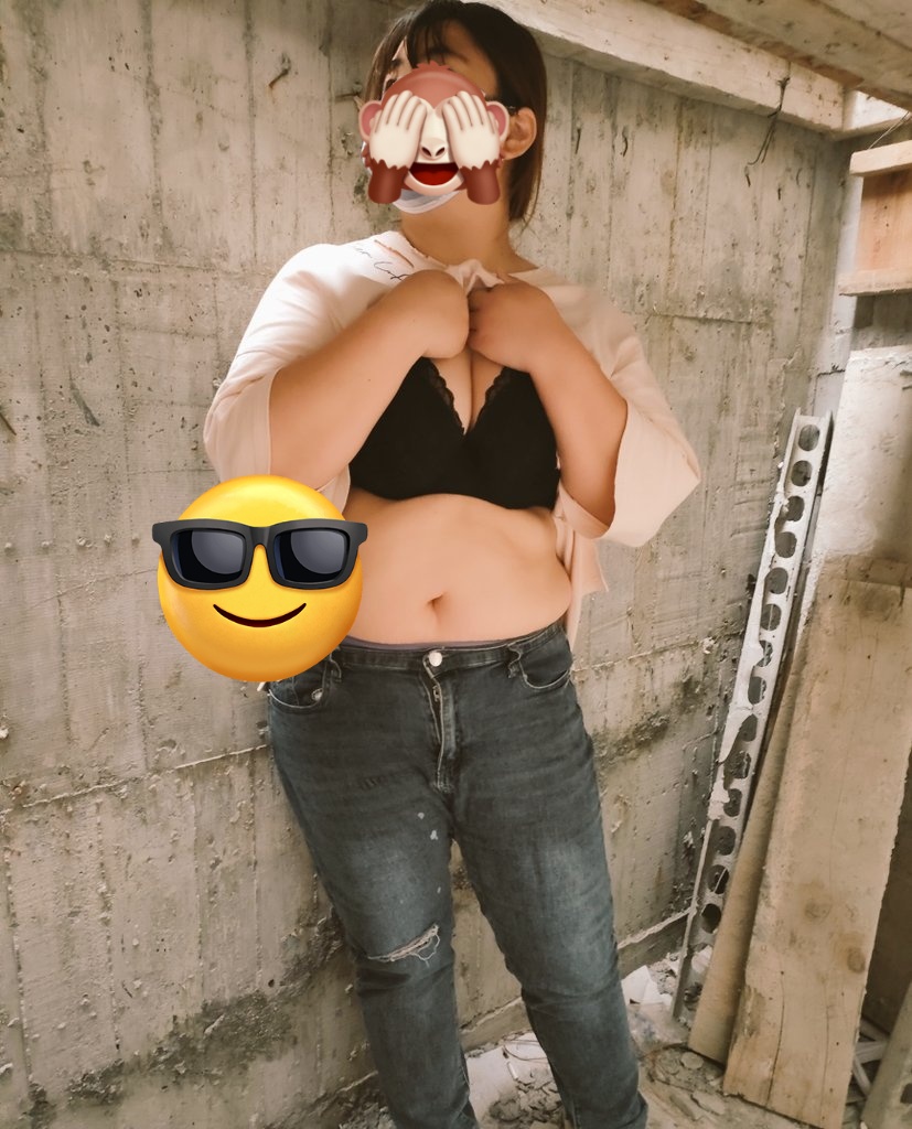 nine9_number's tweet photo. 偷懶被工頭抓到，只好色誘他了 https://t.co/mu6jFJeYme