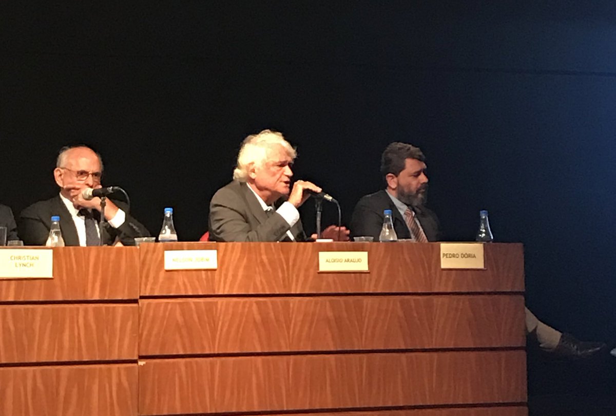 pluraleemsite's tweet photo. O Prof Aloísio Araújo, da @FGV , destaca o importantíssimo papel da Educação Básica. No Seminário “Agendas para o Brasil”, pelos 25 anos da Revista Inteligência , na @abletras . Com @pedrodoria , ex-Ministro Nelson Jobim e Mts outros especialistas / @ClaudiaCostin @Andrea_Ramal https://t.co/9B0BbAm2GV