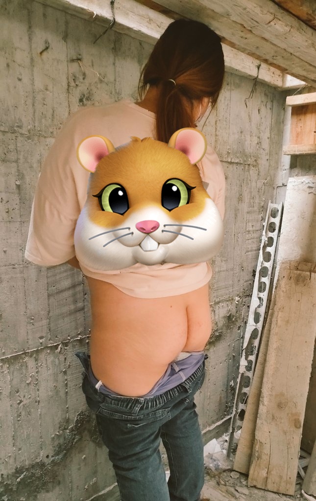 nine9_number's tweet photo. 偷懶被工頭抓到，只好色誘他了 https://t.co/mu6jFJeYme