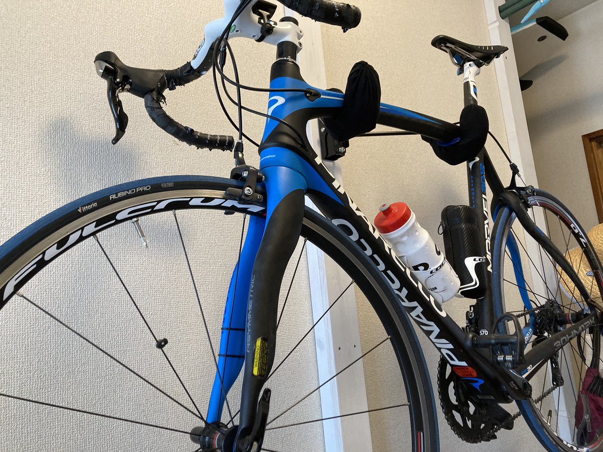u_u_nii's tweet photo. 新潟大学 工学部棟前でロードバイクの盗難が発生した模様です。
被害届提出済みとのことです。

・PINARELLO MARVEL(30.12 THINK 2 Carbon 30HM12K)フレームサイズ57
・Fulcrum CEX 7.0
・MOST ハンドル/シートポスト等(カーボン)

#ロードバイク #自転車 #盗難 https://t.co/shDEbbmP39
