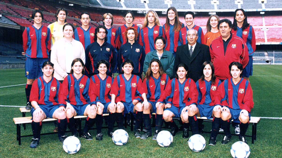 FCBjugadors's tweet photo. 2002-03, la temporada en què el @FCBfemeni va ser oficial 👇👇👇 https://t.co/iSDDxdJJBv