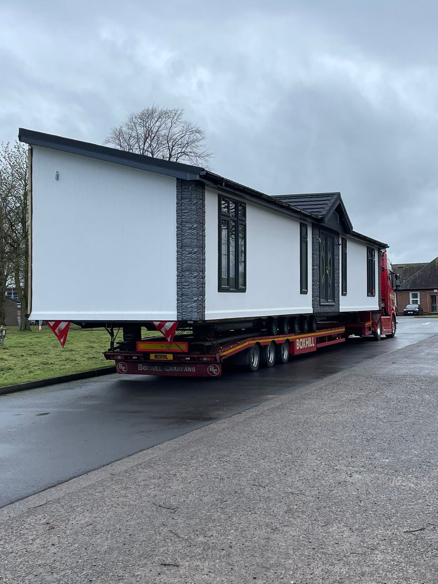 BoxhillCaravan's tweet image. #transporting this 60x22 @WalkerBrosTFLtd to Essex today! @ScaniaUK #770s