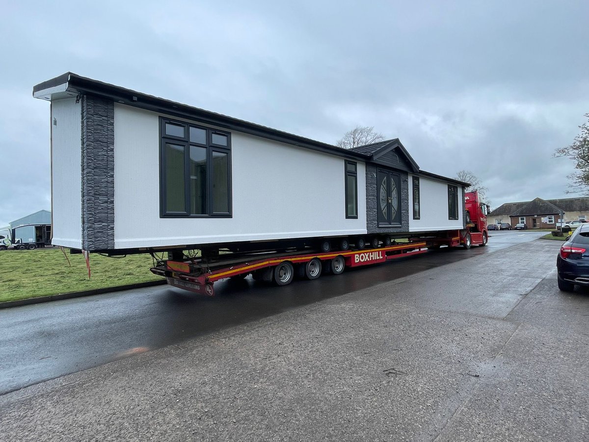 BoxhillCaravan's tweet image. #transporting this 60x22 @WalkerBrosTFLtd to Essex today! @ScaniaUK #770s