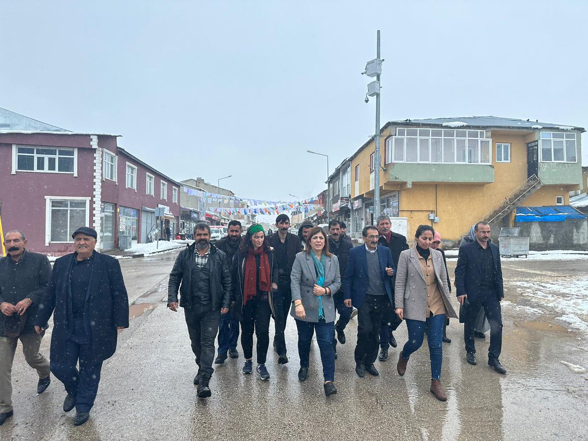 meraldanis's tweet photo. Karayazı’nın 
Göksu ve ulucanlar köylerinde taziye ziyaretlerinde bulunduk. 
#BuradayızBirlikteDeğistireceğiz https://t.co/M1wjtjOhZd