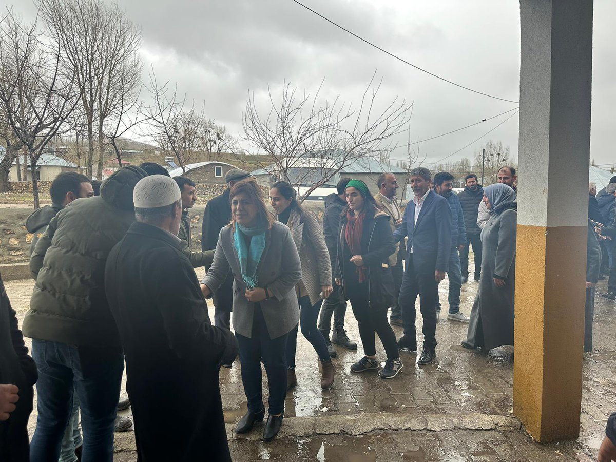 meraldanis's tweet photo. Karayazı’nın 
Göksu ve ulucanlar köylerinde taziye ziyaretlerinde bulunduk. 
#BuradayızBirlikteDeğistireceğiz https://t.co/M1wjtjOhZd