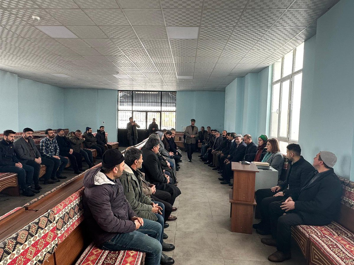 meraldanis's tweet photo. Karayazı’nın 
Göksu ve ulucanlar köylerinde taziye ziyaretlerinde bulunduk. 
#BuradayızBirlikteDeğistireceğiz https://t.co/M1wjtjOhZd