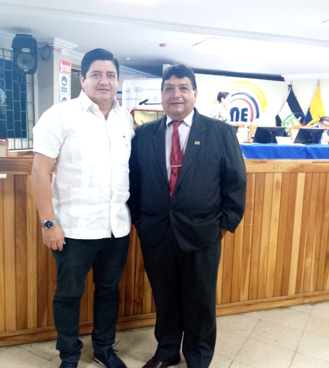CN_Igualdad's tweet photo. #CNIIenTerritorio | Presentamos los 5 enfoques nacionales de igualdad y no discriminación a las autoridades seccionales electas en #LosRíos, en el marco del taller Gobernanza, Democracia y Descentralización, liderado por @IDDemocracia y  @cnegobec junto a varias instituciones. https://t.co/0vgkR6QogC