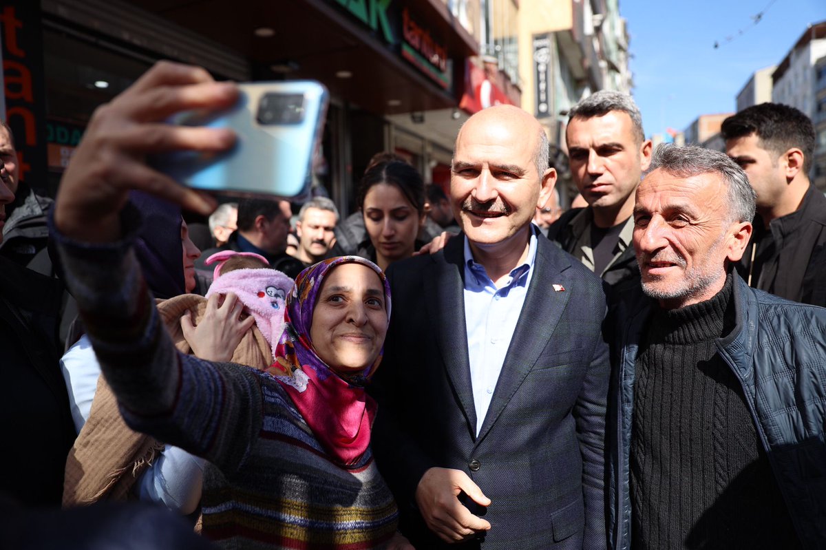 suleymansoylu's tweet photo. Esenler'de, hemşehrilerimizle 📷

📍İstanbul
#DoğrusuAKParti https://t.co/GwN87hQCam