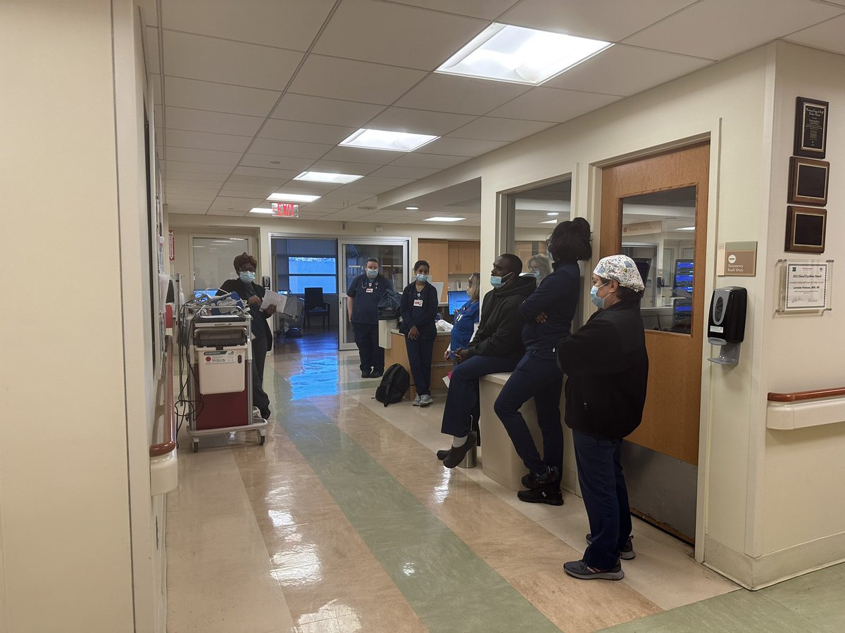 Continuous learning is key to success! Look at the #NYPHVH ICU learning from our amazing intensivist &amp; huddling at their vis board! <a href="/NurseJacksonHVH/">Emily Jackson</a> <a href="/MarinSkariah/">Marin Skariah</a>