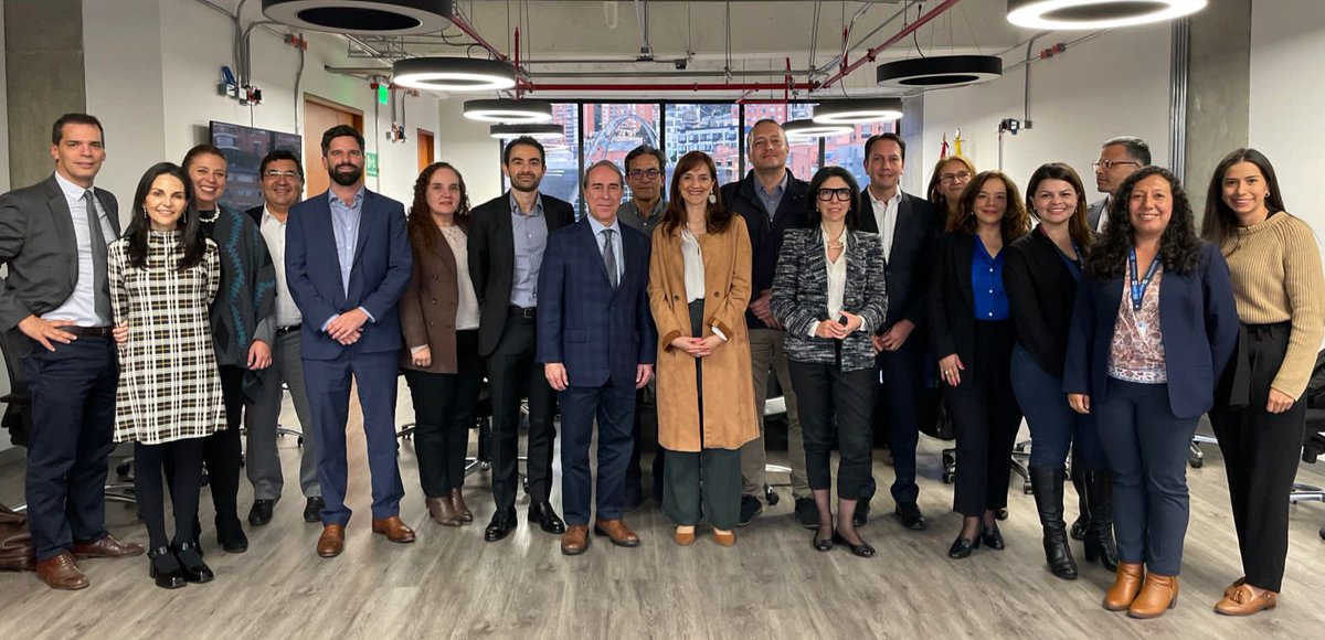 SergioValdesB's tweet photo. ¡El cierre de la brecha digital en #Amazonas es una prioridad para el @Ministerio_TIC!

Con el @BancoMundialLAC y la @CRCCol, trabajamos en conjunto para encontrar alternativas tecnológicas que lleven conectividad al departamento más grande de #Colombia🇨🇴. https://t.co/PuVoK2YdFv
