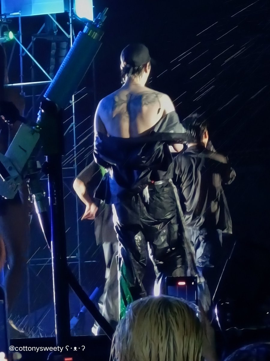 CottonySweety's tweet photo. น้องคยอมพาบินเล่ววววว

#Yugyeom @yugyeom
#WaterBombBANGKOK2023 https://t.co/3YvHtOKbU1