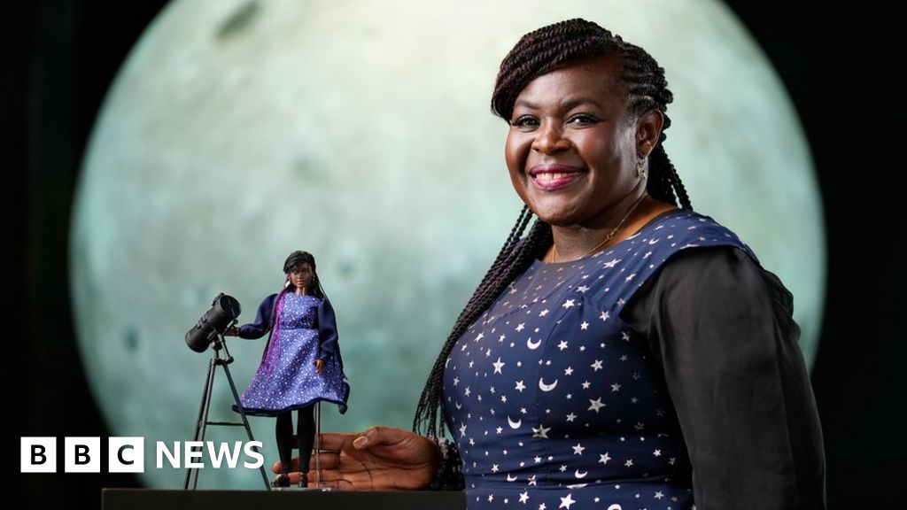 Dr Maggie Aderin-Pocock MBE is now a <a href="/Barbie/">Barbie</a> role model for her work promoting science careers to girls 🔭

She hopes that her doll "...will remind girls that when you reach for the stars, anything is possible" ⭐️

🔗 bbc.co.uk/news/uk-englan…
#InternationalDayOfHumanSpaceFlight