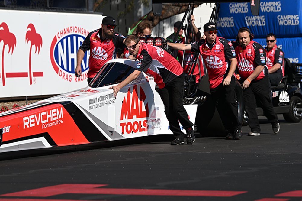 Looking forward to getting back on track this weekend with my <a href="/MacTools38/">Mac Tools</a> guys. I’ve always wanted to win a 4-wide race, Vegas would be a great place to get it done.