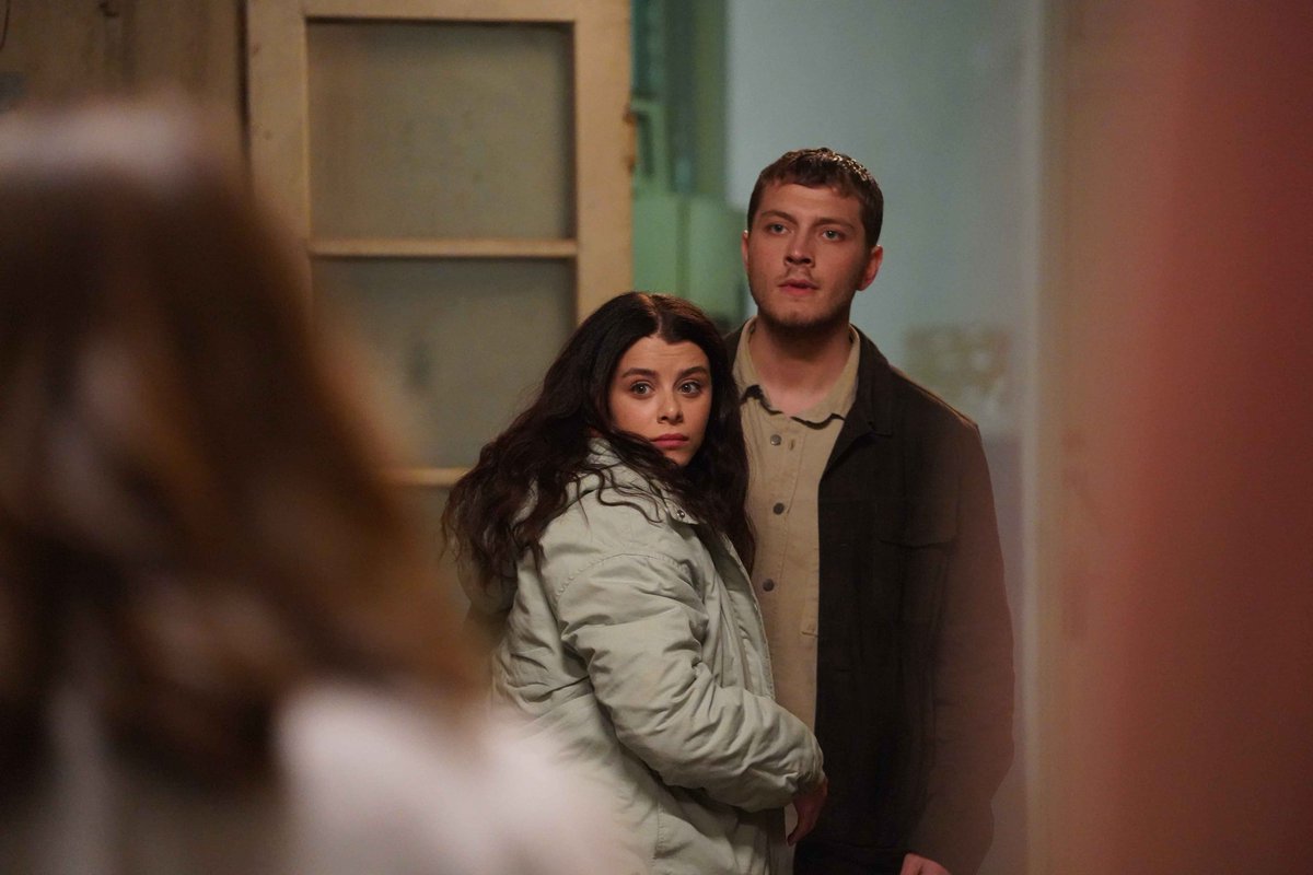 Bakışlara bakın şapşallar ya ,🧿🧿🩵❤️‍🔥
#gulbar