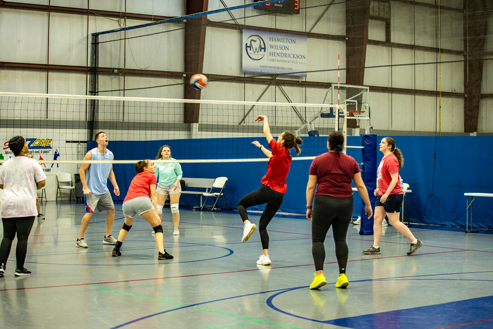 advisorsexcel's tweet photo. Our employees know how to bring the heat on and off the court, spiking their way to victory! ๐ ๐
#AdvisorsExcel #OneAE #WorkHardPlayHard #Volleyball https://t.co/gWtU6LH0oj