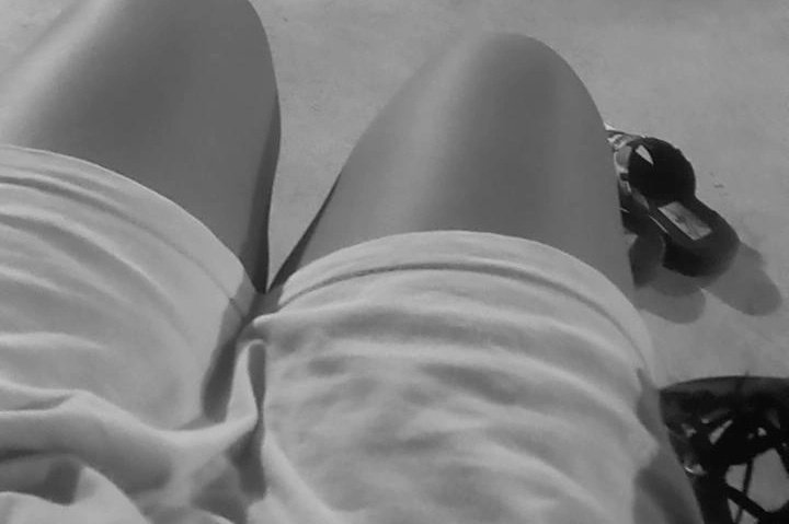 แล้วนั่งตรงนี้มาคนเดียวตั้งแต่1ทุ่ม🥲🥲 เหงาหงอยเว่อ