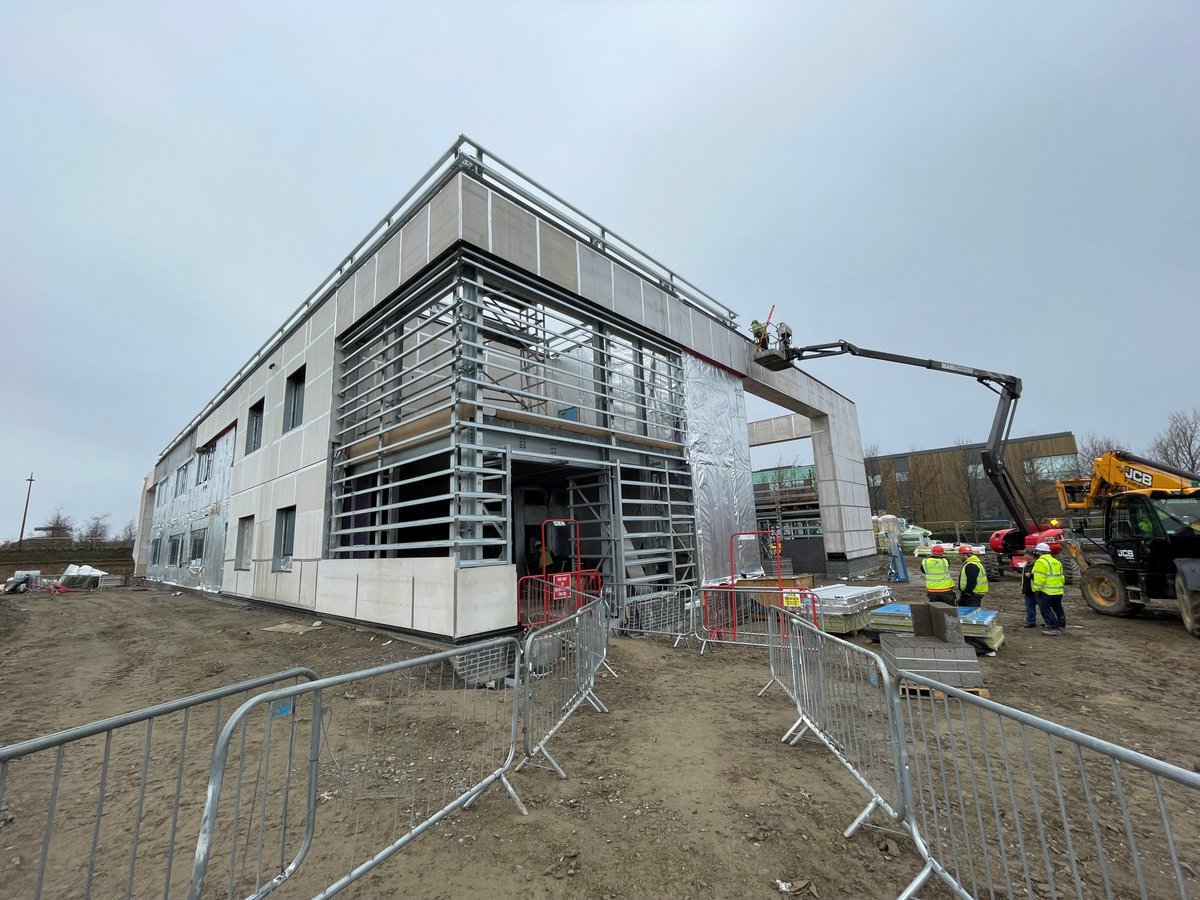 SRUC's tweet photo. The excitement is building as SRUC’s Rural and Veterinary Innovation Centre takes shape @invernesscampus. This is the view of the public atrium and from outside. The Centre will also house several incubation units for new businesses, a lecture theatre and laboratories. #RAVIC https://t.co/bNEMVe1zwz