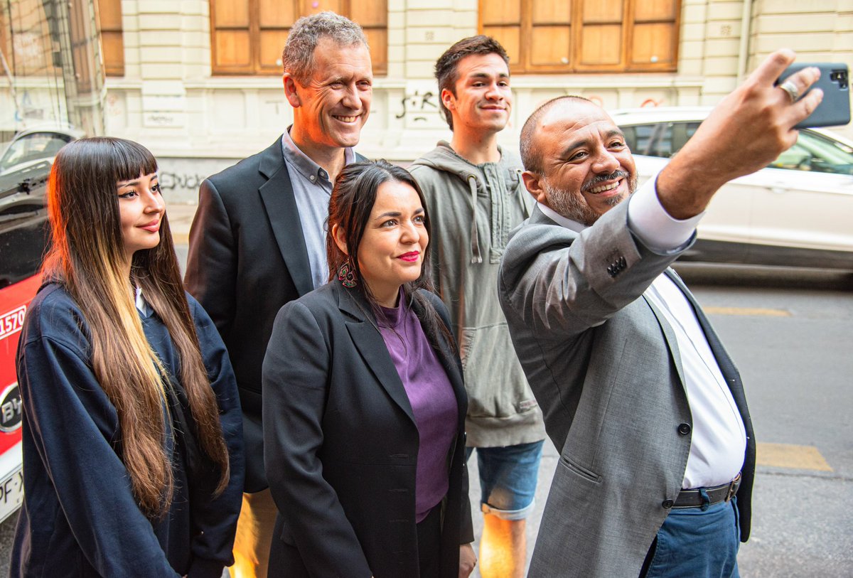 Camilarubioa's tweet photo. ¡Recuerda revalidar tu TNE hasta el 31 de mayo!

Estuvimos junto a los ministros @ProfMarcoAvila, @JuanCaMunozA y la @seremieducrm  Flavia Fiabane, haciendo un llamado para mantener el acceso a una tarjeta que funciona los 365 días del año y 24/7 https://t.co/YQW9UDuLbc