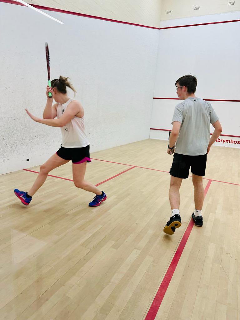 wxmbrymbosquash's tweet photo. Wrexham junior Ethan Willis prepping for his upcoming Wales cap at the 5 Nations with @hannahd183 🏴󠁧󠁢󠁷󠁬󠁳󠁿 Featuring @cmawillis taking care of Harper 😂 https://t.co/NiwbksDe5B