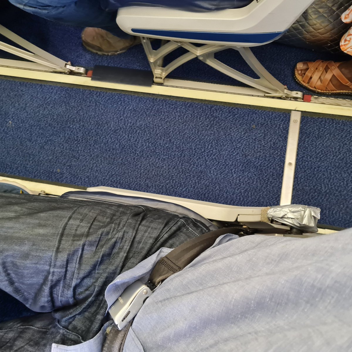 gkbalogs's tweet image. My seat no get arm rest.
#ArikAir why??