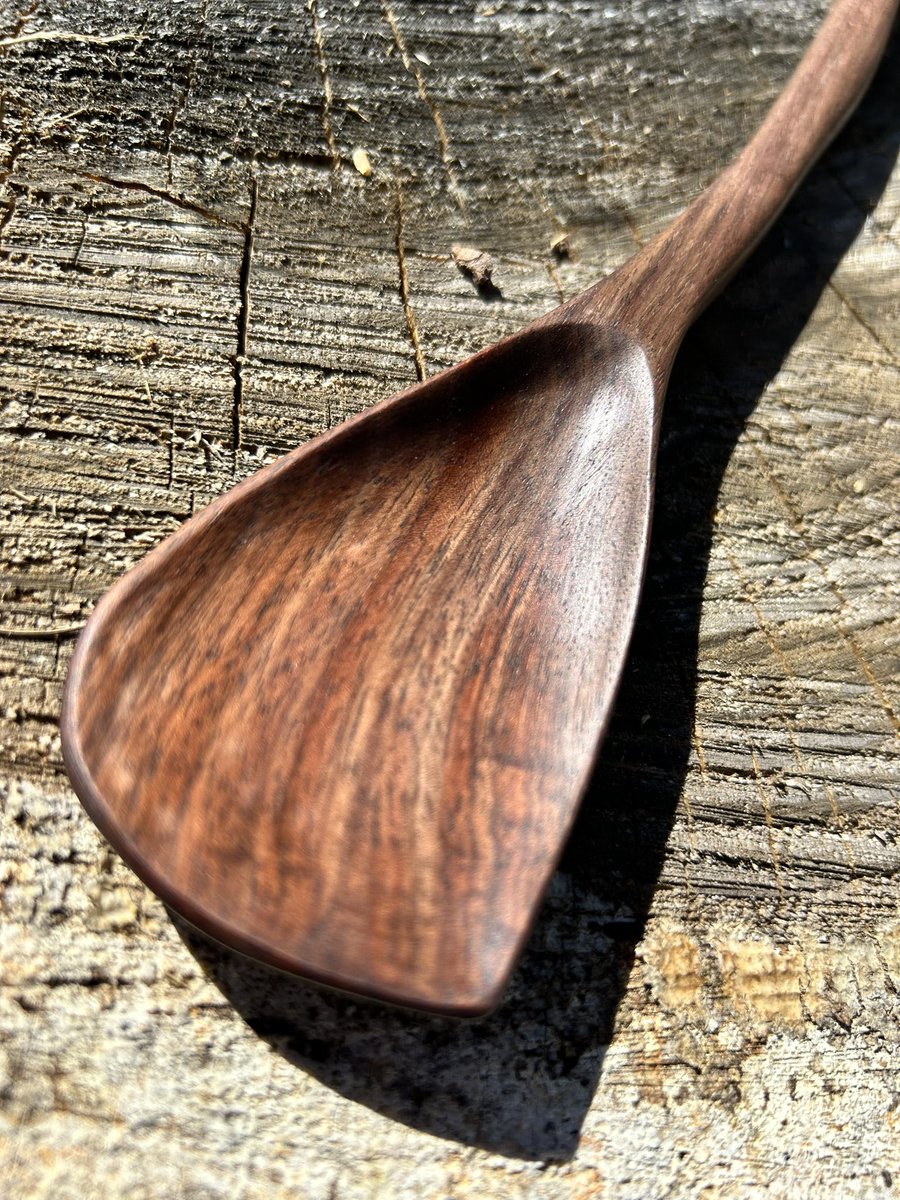 PhilGargan's tweet image. When I carve a spoon I have no idea what shape it will finish as. They just sort of happen organically as the wood “ talks “ to me. This one feels just perfect. #handcarved #blackwalnut #cookingspoon #creating #useful #kitchenware
