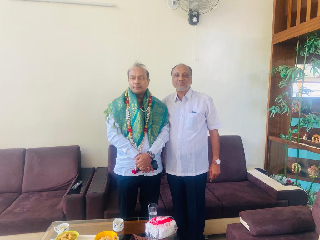 RMManjunathaG57's tweet photo. ಕಾಂಗ್ರೆಸ್ ನಾಯಕರು ಮಾಜಿ ಜಿಲ��ಲಾ ಪಂಚಾಯತ್ ಅಧ್ಯಕ್ಷರಾದ ಕಲಗೋಡ್ ರತ್ನಾಕರ್ ಮನೆಗೆ ಭೇಟಿ ನೀಡಿ ಗೌರವ ಸ್ವೀಕರಿಸಿದೆ.
ಶಿವಮೊಗ್ಗ ಜಿಲ್ಲಾ ಕಾಂಗ್ರೆಸ್ ಕಛೇರಿಯಲ್ಲಿ ತೀರ್ಥಹಳ್ಳಿ ಕಾಂಗ್ರೆಸ್ ಅಭ್ಯರ್ಥಿ ಕಿಮ್ಮನೆ ಕಿಮ್ಮನೆ ರತ್ನಾಕರ್ ಅವರೊಂದಿಗೆ ಸುದ್ದಿಗೋಷ್ಠಿ ನಡೆಸಲಾಯಿತು. https://t.co/93EE4JnpkB