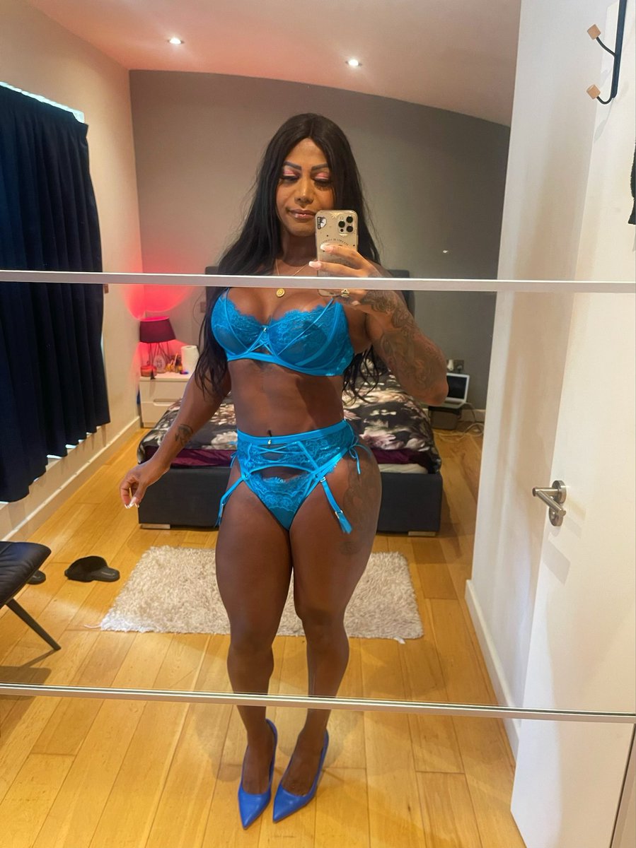 JGriffol Im available now in Paddington London wheres guys from here blackshemales transex blackts.