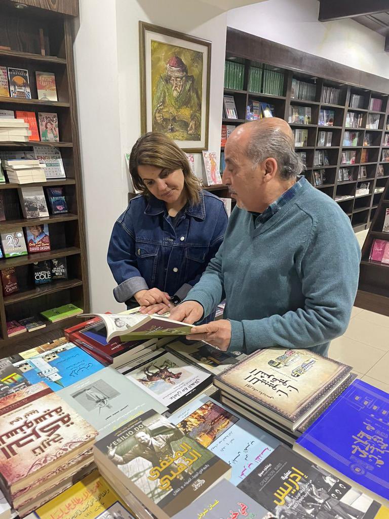 NajlaElmangoush's tweet photo. زرتُ مكتبة الفرجاني العريقة في العاصمة الليبية. إن المكتبات في ليبيا قيمة إضافية حيوية للمشهد الثقافي، وكلما تنوعت العناوين المعروضة وتصاعد إقبال القُراء عليها، كان هذا الأمر في صالح نشر الثقافة وحماية التنوع الفكري ودعم ارتباط الليبيين بالكتاب والمطالعة وتوسيع المدارك. https://t.co/HesHb8Uweo
