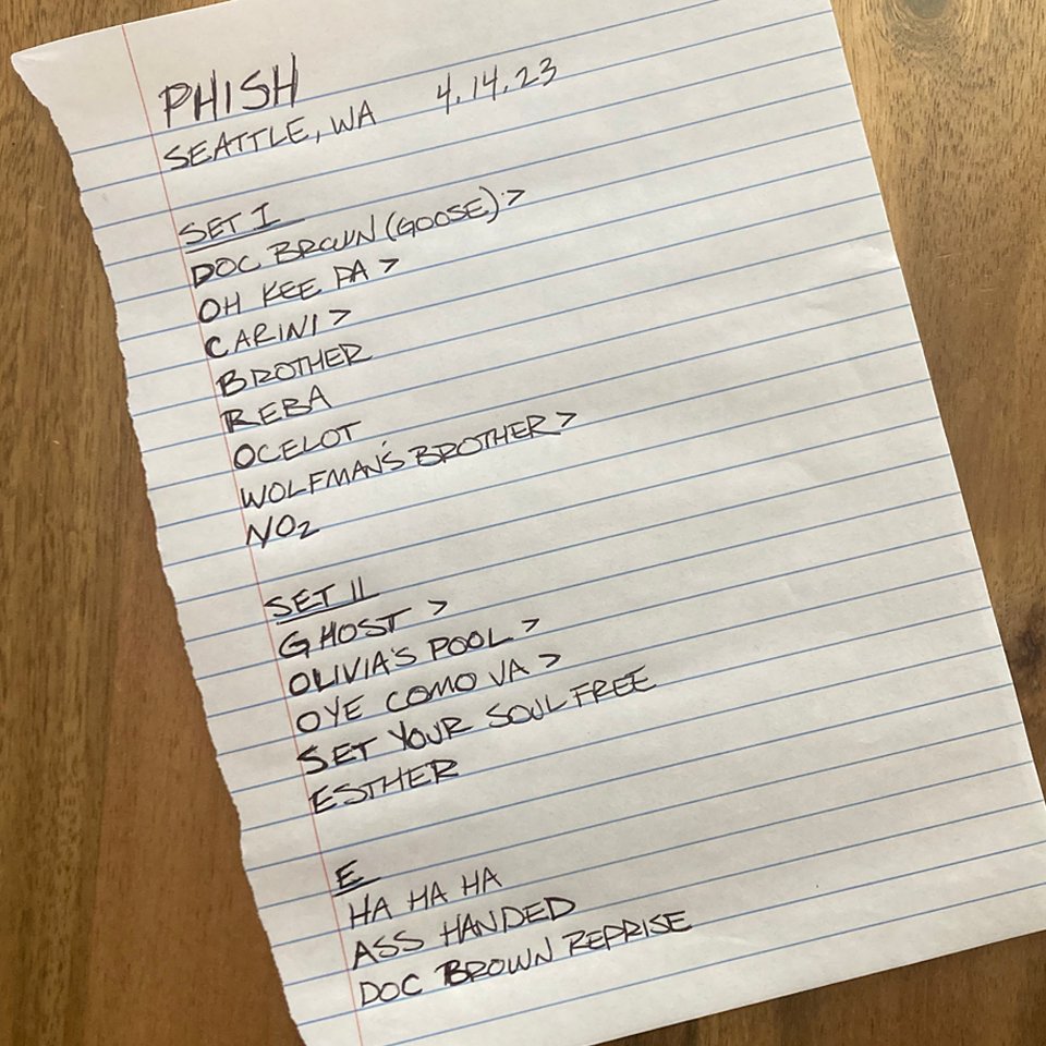 pixelw00ks's tweet image. LEAKED SETLIST FOR TOMORROW NIGHT'S PHISH SHOW 🤯

Bet no one guessed that opener ...

#phish #goose #docbrown