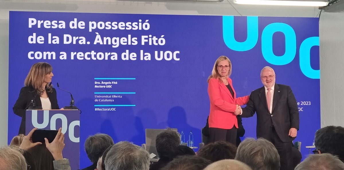 ClaraTuiter's tweet photo. Començant una nova etapa al capdavant de la nova #RectoraUOC @afitob amb l'esperança de que la seva etapa tingui tants èxits com els aconseguits amb el #RectorUOC Josep A. Planell https://t.co/paeFzjQAtz