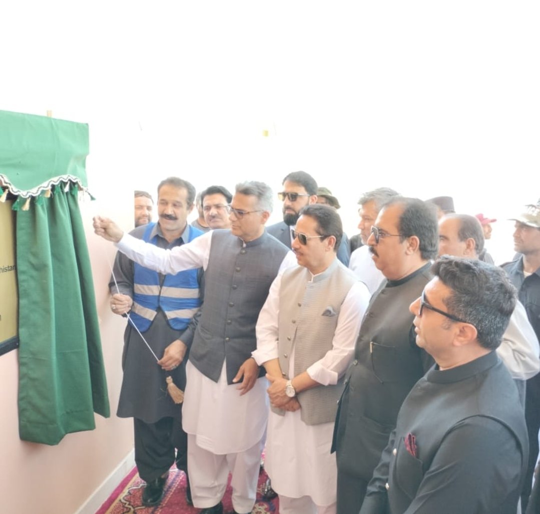MajidBuhair's tweet photo. #ServeYourPeople
C.S Bln visted Kharn &amp; innaugurtd the folwing schems on behalf of CM
1. Kharn Cadet Colg 
2. Women Hostl 4 students of Uni Sub-Campus Kharan.
3. TTC Kharan.
These projects will play a crucial role in promotion of quality gen &amp; tech Edn in kkarn.
@cs_balochistan https://t.co/2wOz9SJSCC