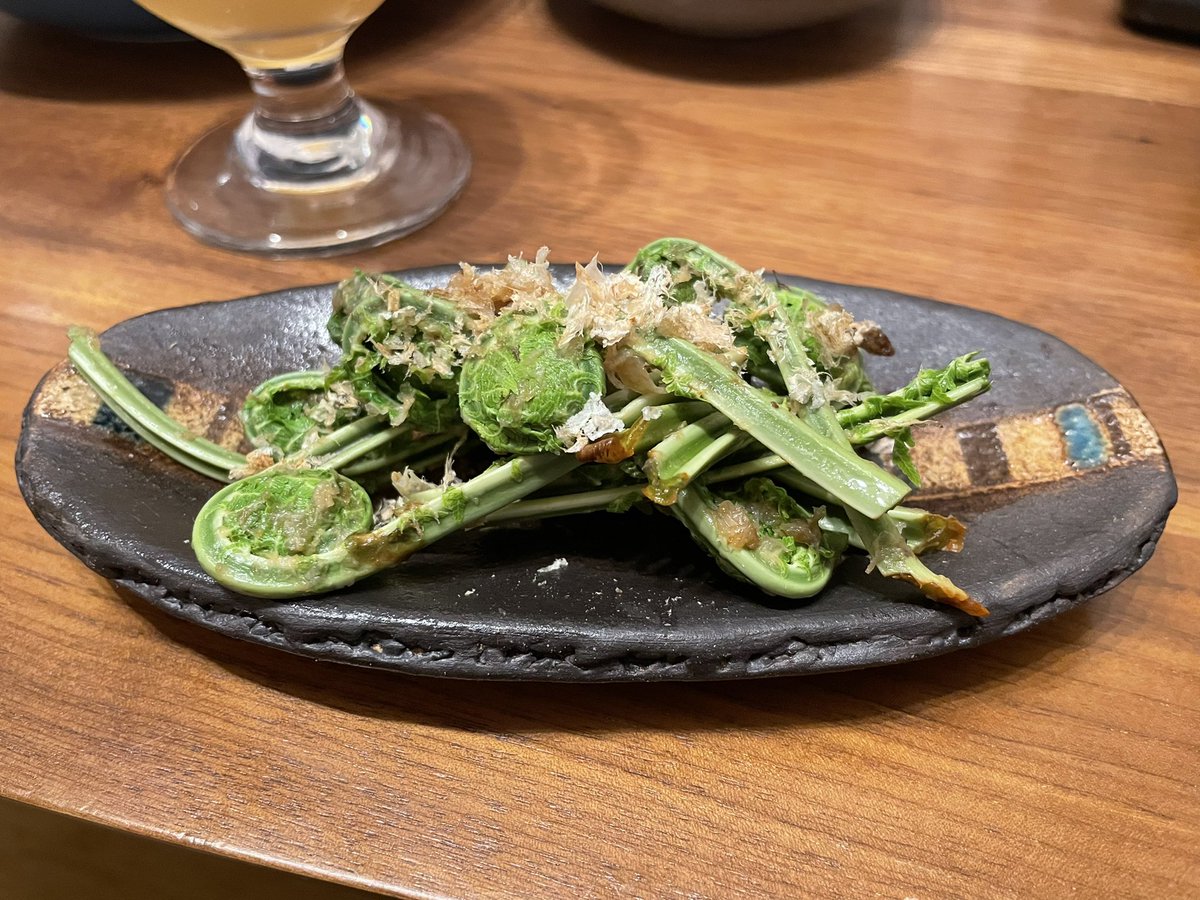 山で採れたこごみもらった。
びっくり美味しい😋