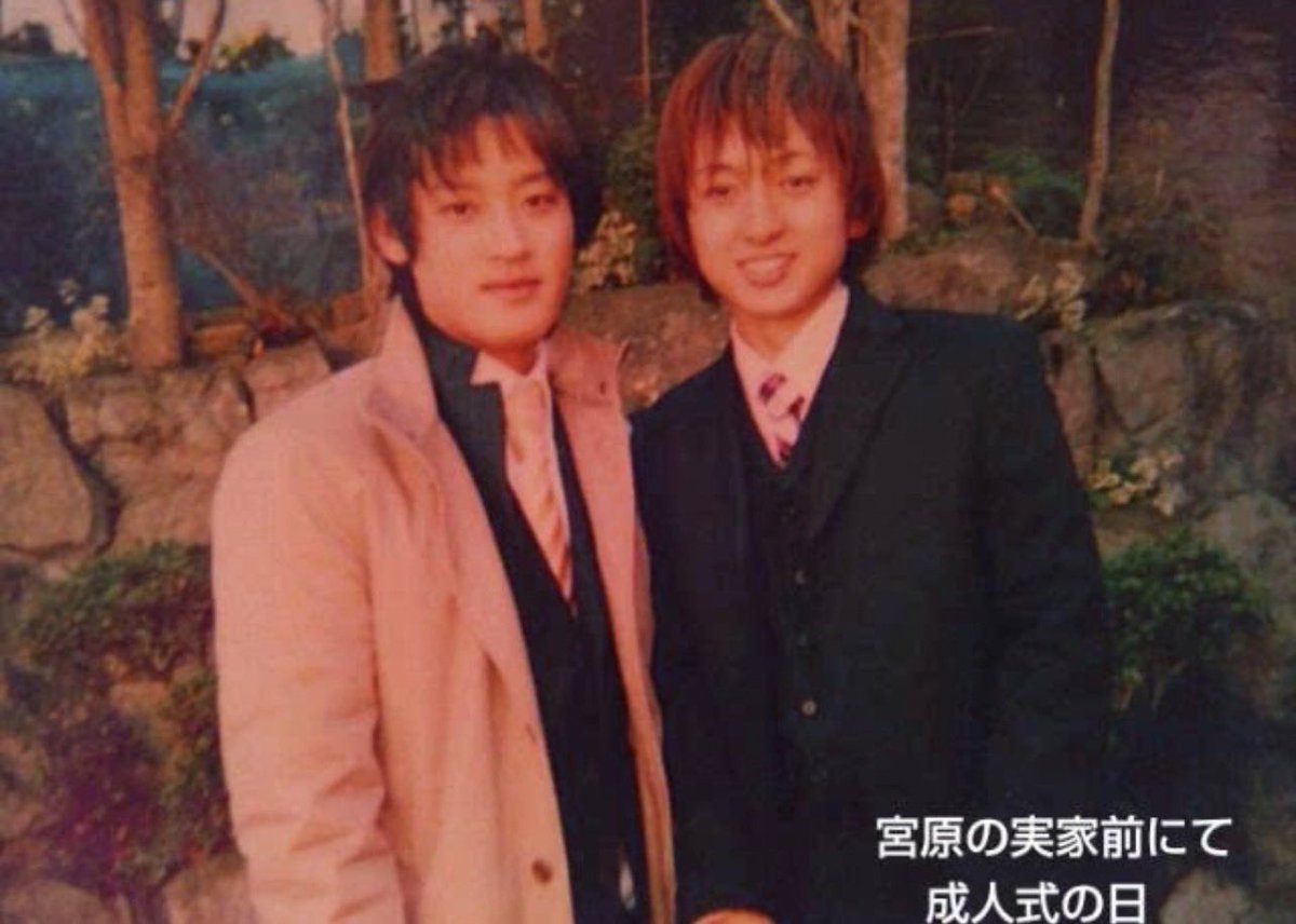 timid_mb's tweet photo. 過去写真を漁っていたら
貴重な昔の写真がでてきました🤣

東京での初ライブ
ベースの実家の旅館で合宿
成人式
結婚式
宮原ラジオ
etc...

思い返せば
色々な場面で
一緒に音楽してたのですね🎤 https://t.co/HItKHRZBPT