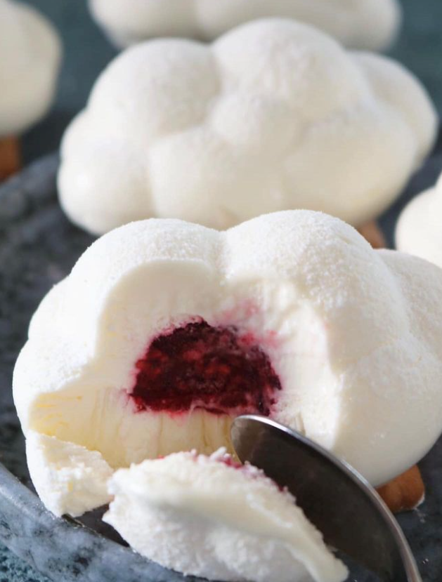 daily_dolce's tweet image. Fluffy cloud cheesecake by maru_0826