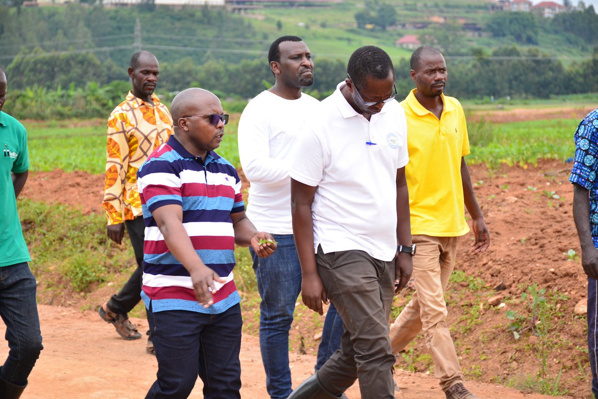 HoReCo_Rw's tweet photo. Today, the Minister of Agriculture @Ilde_Musafiri, The director General of RAB @T_Ndabamenye and CEO of HoReCo @RBucyana along with other government institutions responsible for agriculture, visited the Nyagisenyi-Rufigiza Irrigation Schemes. https://t.co/YiXuu9Mqig
