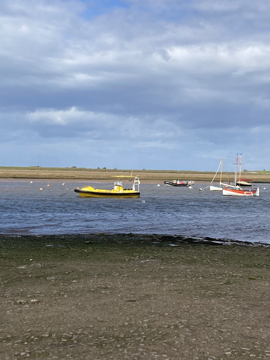 jaq1609's tweet photo. Exploring Norfolk. It’s v blustery! https://t.co/LjvCLU7e9I