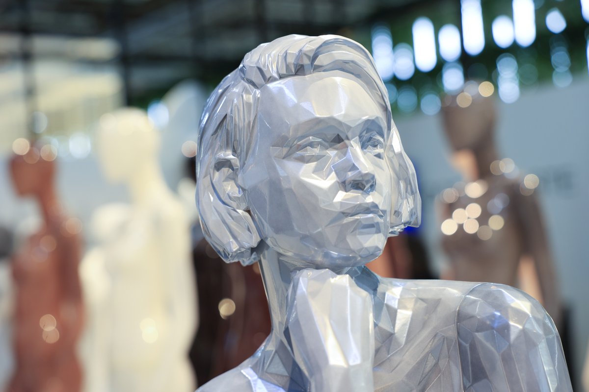 WindowFrance's tweet photo. Our new ICEBERG aluminum finish presented @euroshoptradefair on our FACETED mannequins🤍

#newfinish #facetedmannequin #displaydecor #displaymannequin #fashion #euroshop2023 #euroshop #windowfrance #silver #windowfrance #windowmannequins https://t.co/cyeIzQ0Ylf