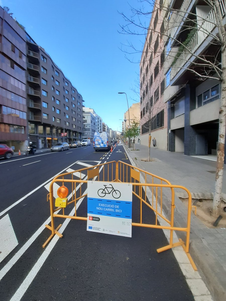 AugustaBici's tweet photo. Això ja gairebé ho tenim a tocar!!!
El 19 d'abril de fa 3 anys vam fer la 1a Bicicletada confinada de la història. Enguany, aviat podrem anar cada dia en bici per Via Augusta!!!
Visca!!!!
🚲🚲🚲🚲🚲🚲 https://t.co/ftKcvlIqTe