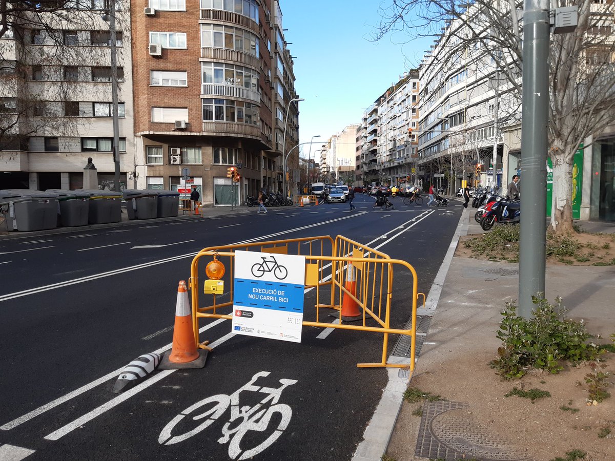 AugustaBici's tweet photo. Això ja gairebé ho tenim a tocar!!!
El 19 d'abril de fa 3 anys vam fer la 1a Bicicletada confinada de la història. Enguany, aviat podrem anar cada dia en bici per Via Augusta!!!
Visca!!!!
🚲🚲🚲🚲🚲🚲 https://t.co/ftKcvlIqTe