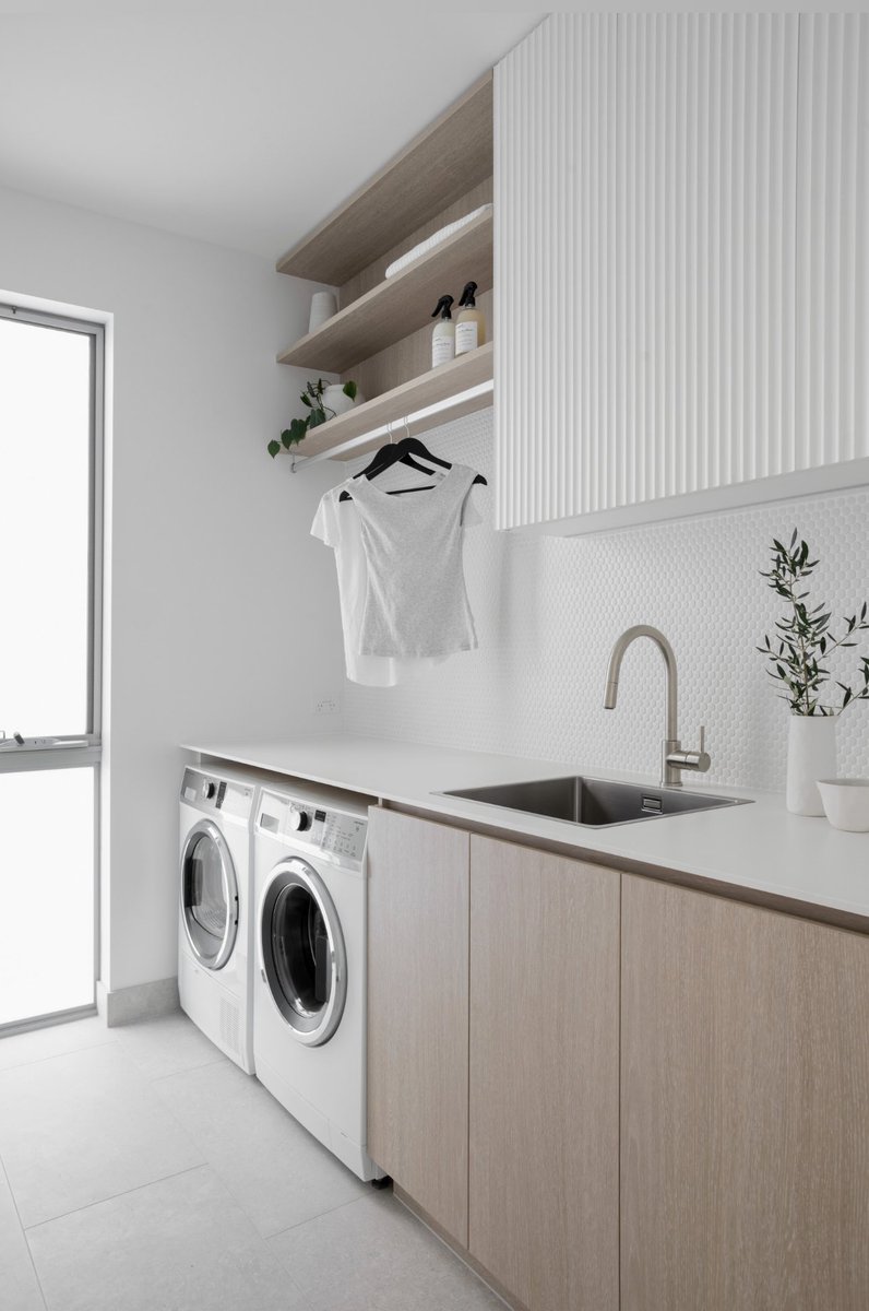 ProfyListAI's tweet photo. Laundry room 🧺 fresh ideas. What do you like? #hone #remodel #remodeling #laundryroom https://t.co/337WcPxOx2