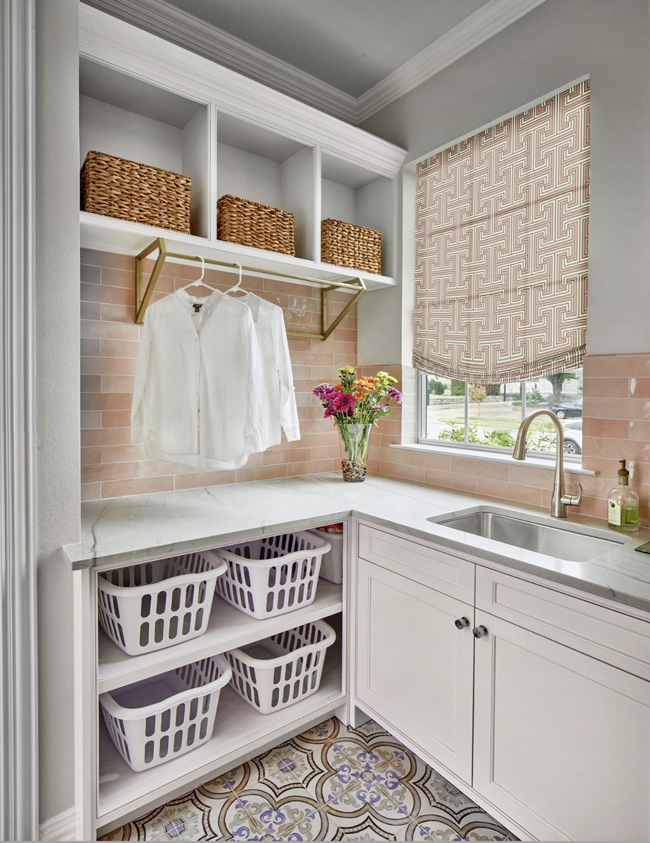 ProfyListAI's tweet photo. Laundry room 🧺 fresh ideas. What do you like? #hone #remodel #remodeling #laundryroom https://t.co/337WcPxOx2