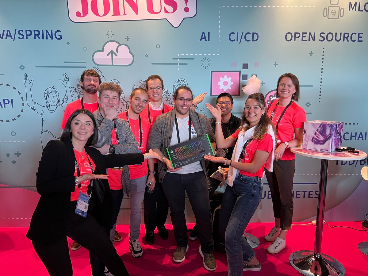 AXAJobs_fr's tweet photo. Et le gagnant du jour est... Hugo avec un score de 24 210 points ! Nous sommes ravis de lui offrir le clavier gamer. 👏
Il reste 1 jour pour gagner le potager connecté. Ne manquez pas votre chance...  À demain !😉

#Devoxxfr #IT #Dev #AXAGuildeDev #RaiseTheBar https://t.co/3bW0xWIBwL